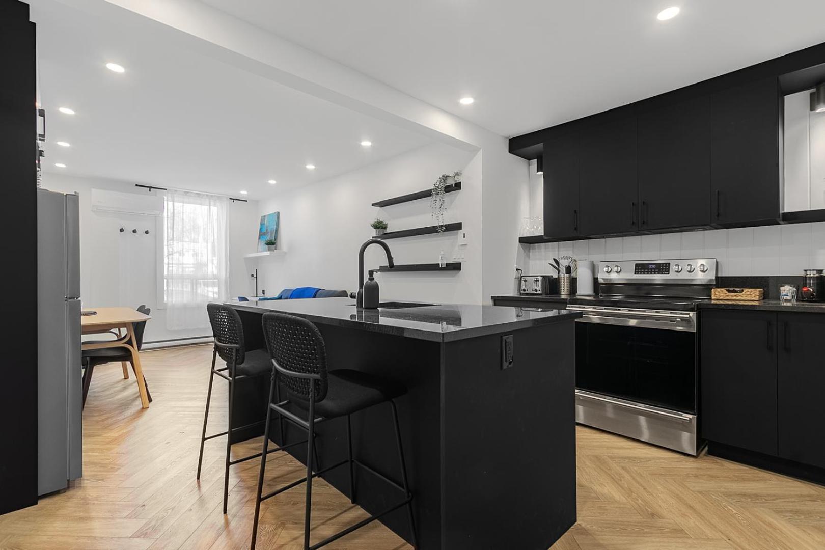 Les Appartements Du 300 Квебек Экстерьер фото